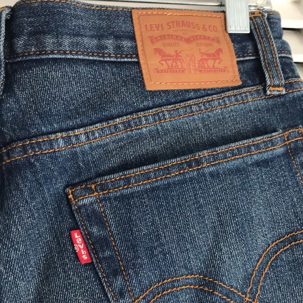 Levi’s High-Waisted shorts - Picture 4 of 6